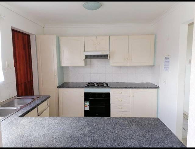 2 BEDROOM TOWNHOUSE RENTED IN SUMMERSTRAND